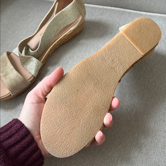 🆕 Eric Michael Handmade Suede Beige Women's Sandals - Picture 7 of 7